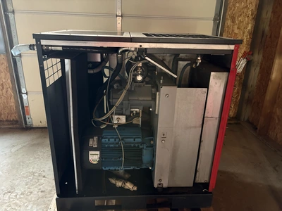 Used CHICAGO PNEUMATIC CPVS-30 ROTARY SCREW AIR COMPRESSOR Rotary Screw & Sliding Vane Air Compressors Michigan US | Miedema Asset Management Group #1419269