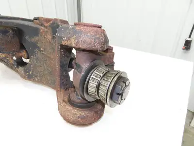 Hyster E60Z-33 Electric Forklift Rear Axle Dual Hydraulic Steering Assembly