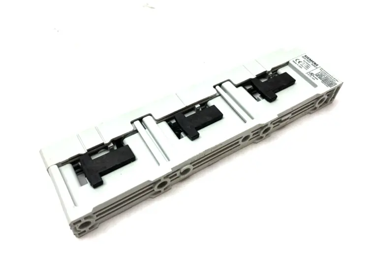 Used SIEMENS BUSBAR HOLING BRACKET Miscellaneous MRO | Maverick Industrial Sales #1121783