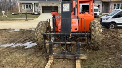USED 2019 Sky Trak 8042
