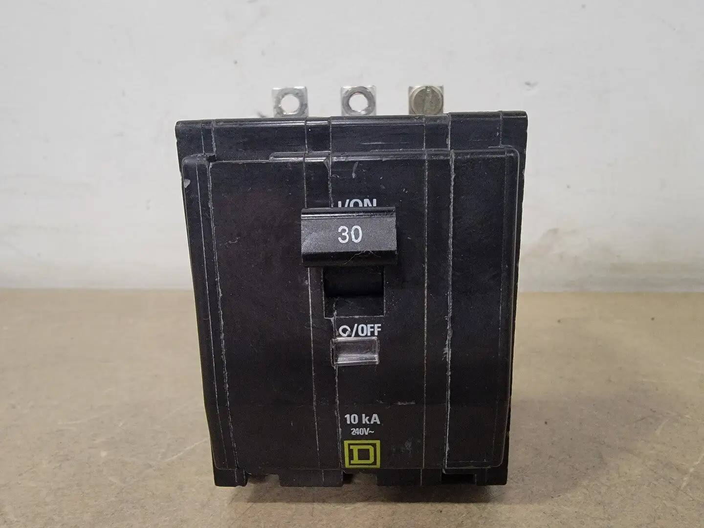 USED SQUARE D QO230