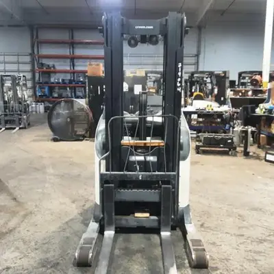 USED 2016 CROWN RR5725-45