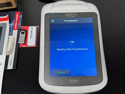 Used Invitrogen / Thermo Fisher Scientific Q33326 Spectrophotometer (UV-Vis, Fluor) Missouri US | BioLabTek #1366017