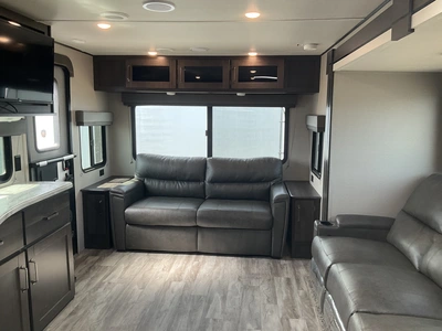 USED 2022 TRANSCEND 245RL