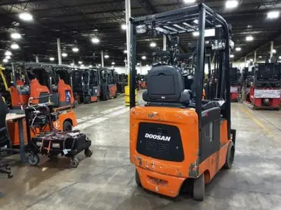 USED 2019 DOOSAN BC15S-5