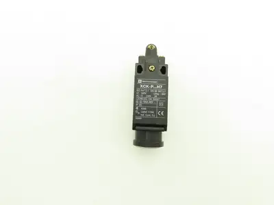 Telemecanique XCK P102H7 Limit Switch Roller Plunger 240vac 3A