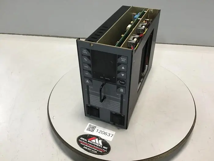 USED HUSKY 9152
