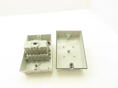 Allen Bradley 194E-A25-1756 Disconnect Load Switch 25A 600V 3PH 7x5x4" Enclosure
