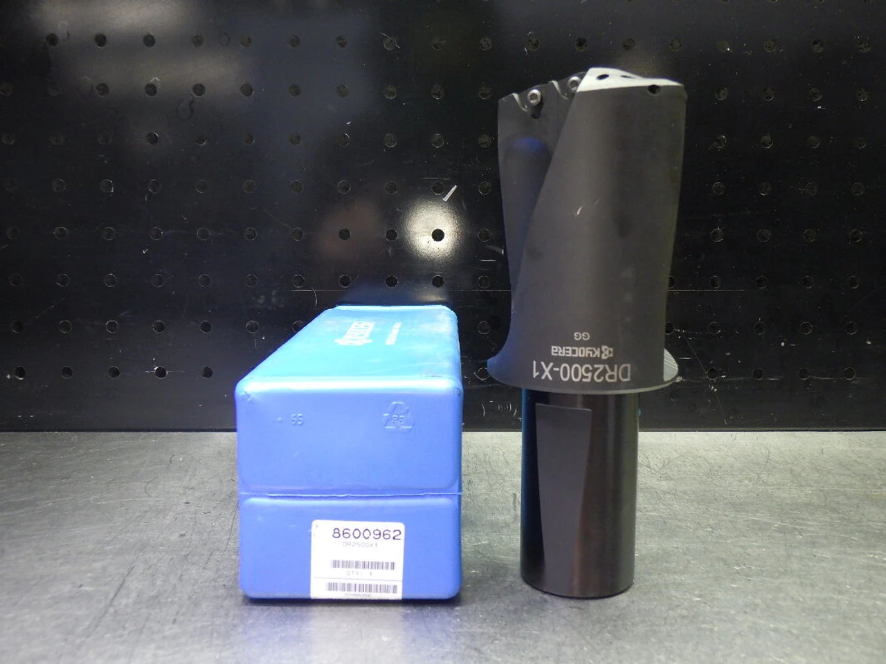 Kyocera 2.5" HoleShot Coolant Thru Indexable Drill 1.5" Shank DR2500X1 (LOC3288A)