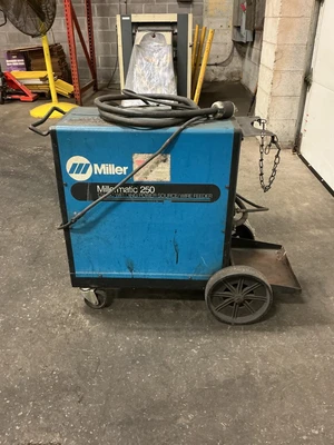 Used Miller _UNKNOWN_ Wire Feed Welders Ohio US | Equipment Recovery Corp. #1331424