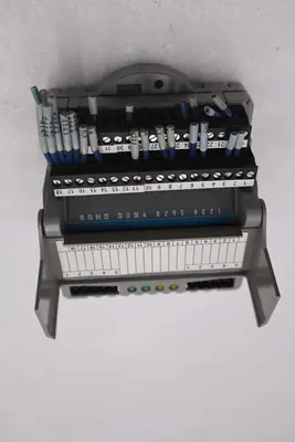 GIDDINGS & LEWIS M.1300.7372 R1 Input Module 24VDC SINK/SOURCE STOCK 638-D