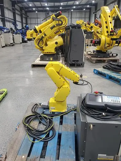 Used 2011 FANUC LR MATE 200IC Robots Ohio US | Six Axis Solutions #397899