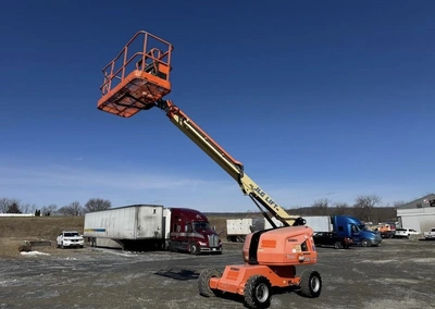 USED 2022 JLG 400S