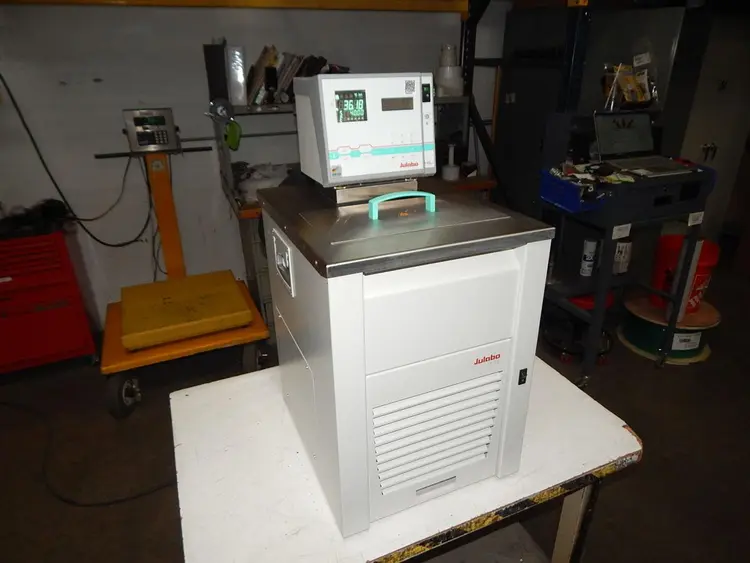 Used JULABO F33 Miscellaneous Laboratory Equipment Texas US | Aucto #1307227