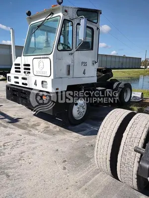 USED 2006 YARDSPOTTER TJ500
