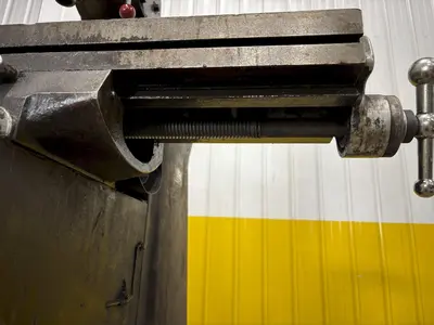 3 HP KING MODEL #942VS RAM TYPE VERTICAL MILLING MACHINE: STOCK #23625