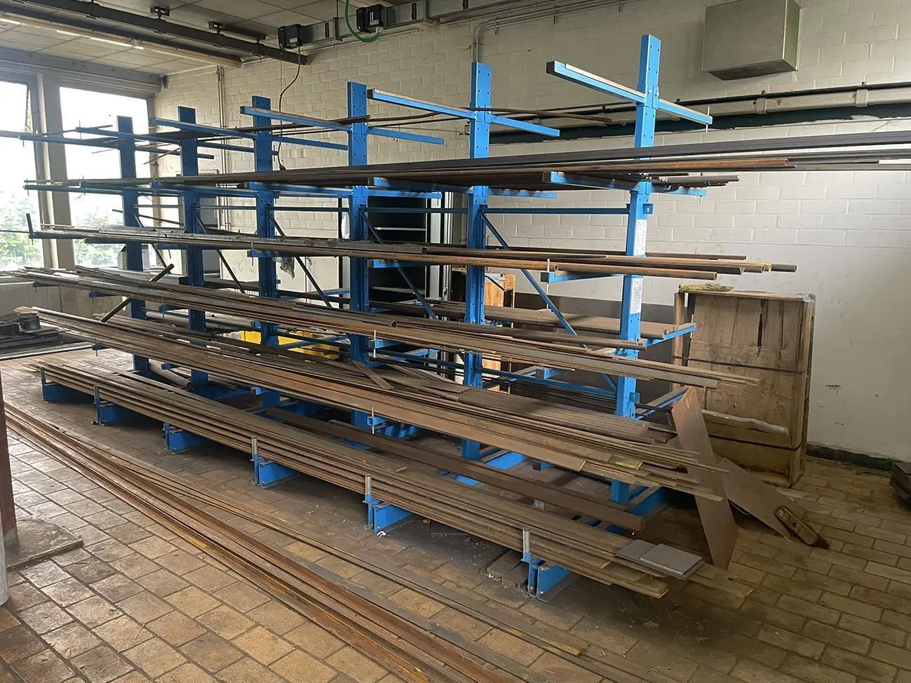 USED ZM STORAGE RACK