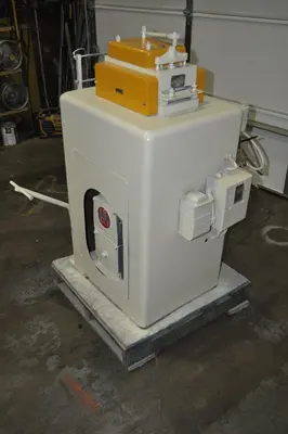 6" x .062" CWP 17 Roll Straightener