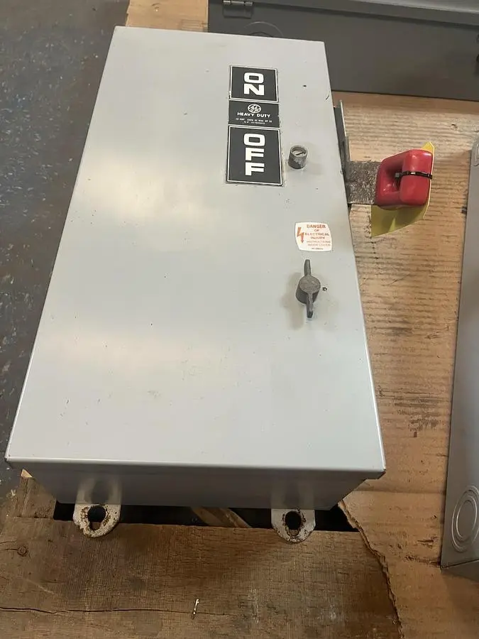 New | in-Stock GE THN3361M Switchgears Ohio US | Surplus Asset Holdings #1547694
