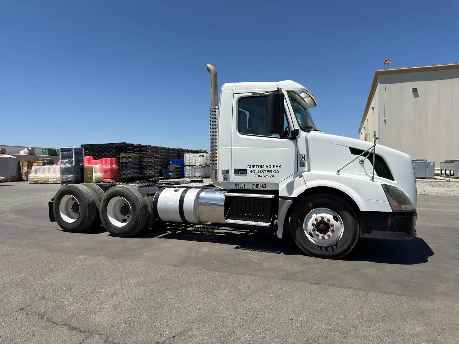 Used 2011 VOLVO VNL64T300 Conventional trucks California US | Ben Kaplan Equipment #1250886