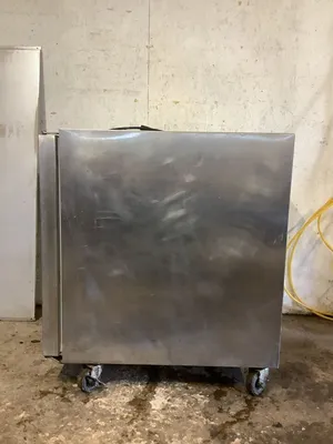 152-0661 Silver King DEFF-27SD Self Contained Undercounter Freezer