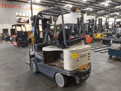 USED 2017 CROWN FC5245-60