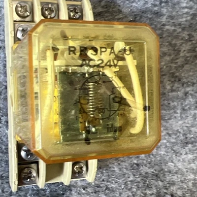 Used IDEC RR3-PAU Relays & Switches California US | Davliegogo LLC #1725417