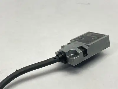 BES R01ZC-PAC70B-BP03 | Balluff  Inductive Proximity Sensor BES01W4 - Used
