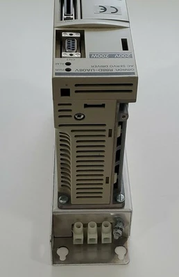 USED Omron R88D-UA08V