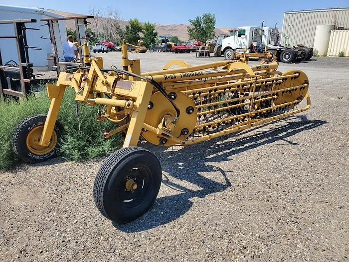 Used VERMEER R23 Hay Rakes GB | Berry Machinery #911063