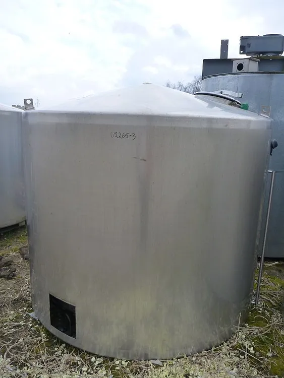 Used _UNKNOWN_ 3,900 LITRE Stainless Steel Tanks PL | Perry Equipment #121572