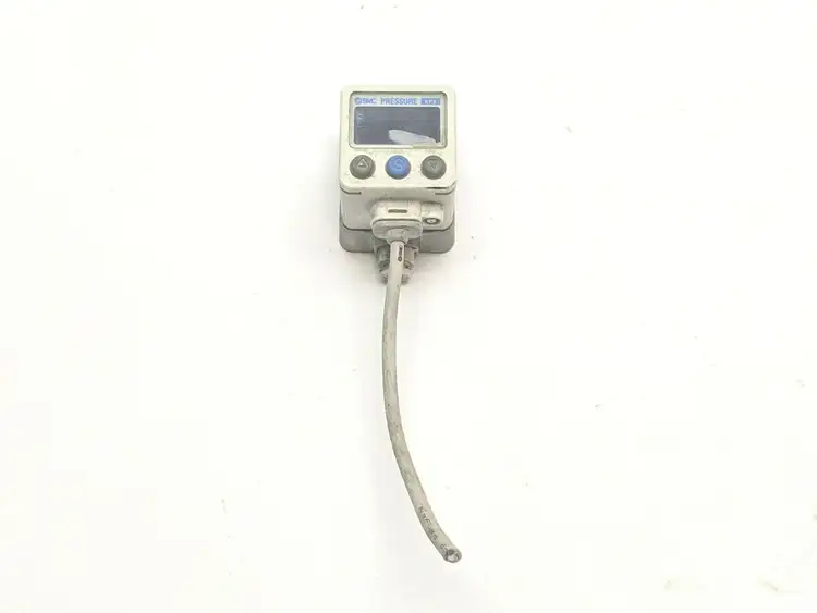 Used SMC ZSE40A-C4-T Pressure Switches Michigan US | Maverick Industrial Sales #1394710