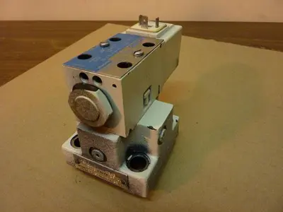 USED VICKERS DG4V-3-1A-M-U-HL7-60
