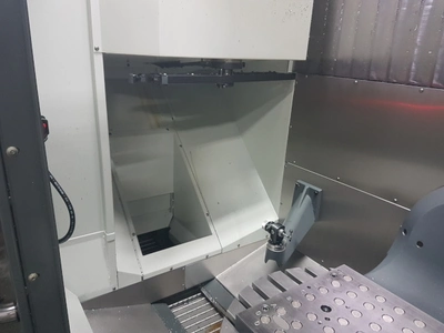 USED 2014 HAAS UMC