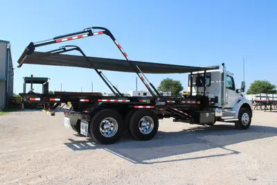 New | in-Stock 2027 PETERBILT 548 Rolloff Trucks Texas US | Roll Off Truck World #1492014