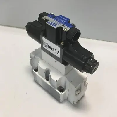 USED TOKIMEC VICKERS DG5V-7-2C-E-P7-H-80-JA743