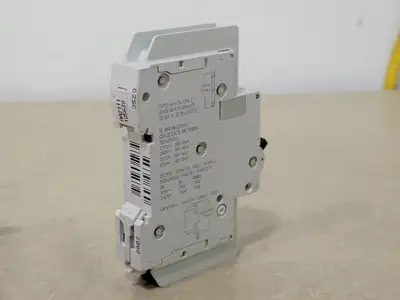 NEW SCHNEIDER ELECTRIC M9F42115