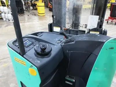 USED 2019 MITSUBISHI ESR18N2