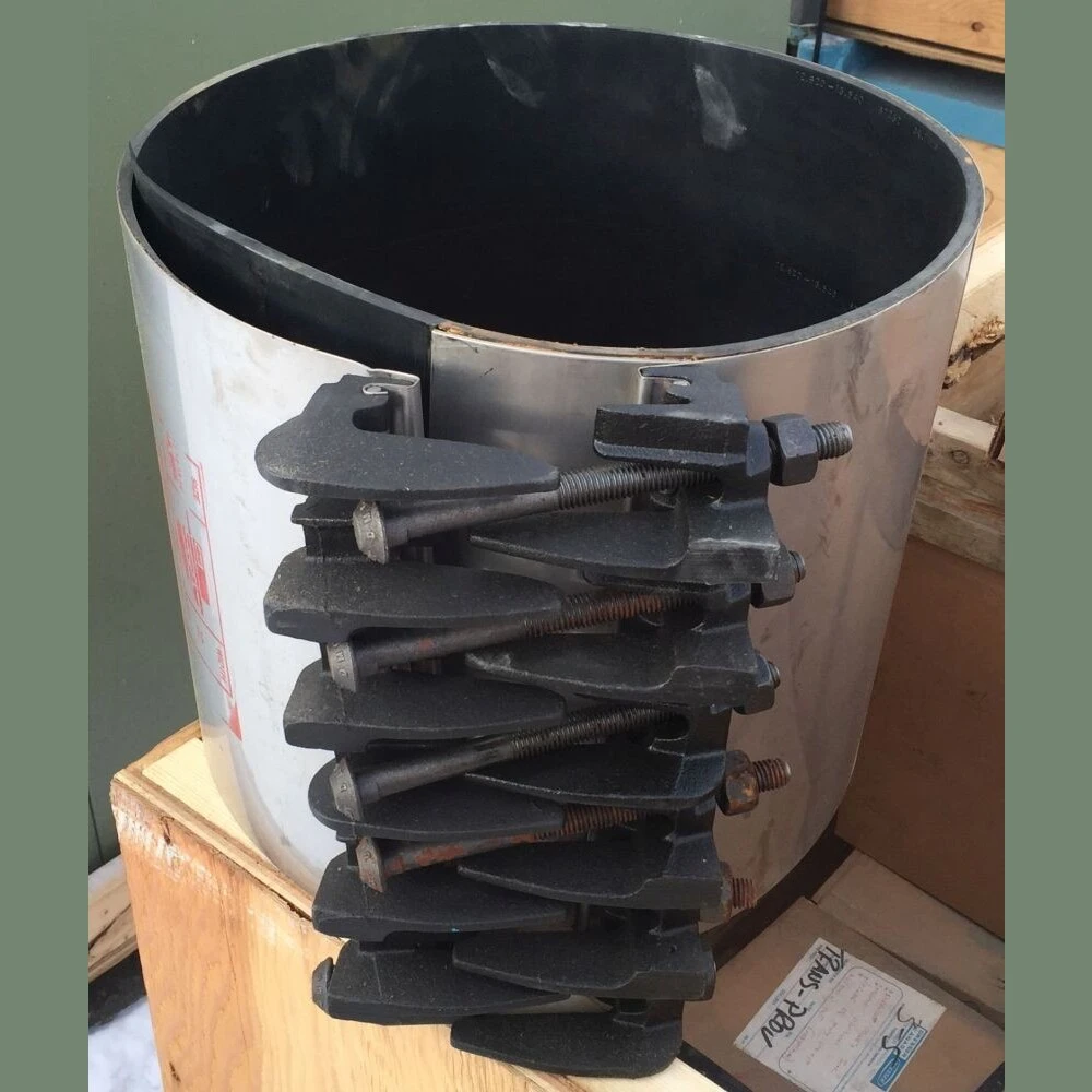 Dresser Manufacturing 12 inch Repair Clamp