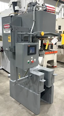 USED DENISON DENISON GC01C64D36S06 PRESS