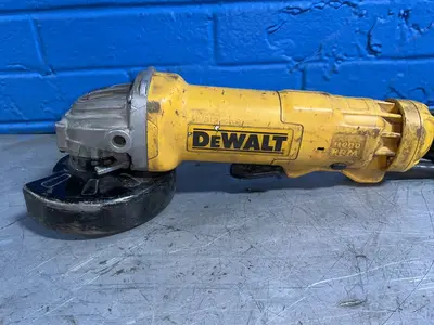 Used DEWALT DWE402 Miscellaneous MRO Ohio US | HGR 24 #1482410