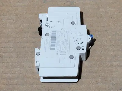 Used ALLEN-BRADLEY 1489-M1D100 Switchgears British Columbia CA | Lenmark #1438565