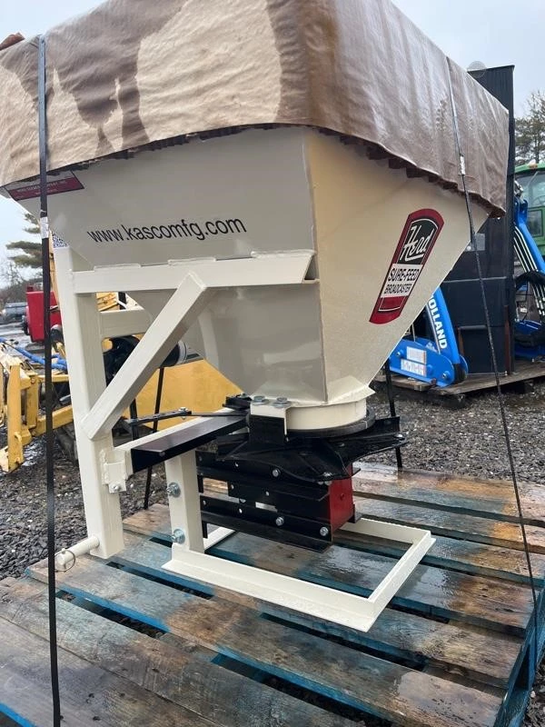 New | in-Stock 2023 HERD 5.5 Dry Spreaders Maine US | Beauregard Equipment #1511361