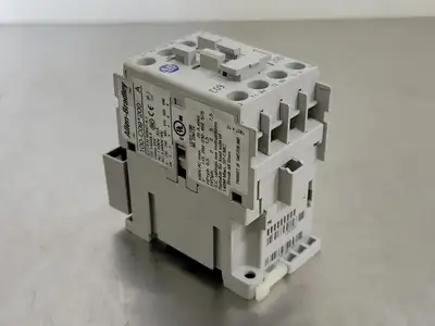 USED ALLEN-BRADLEY 100-C09D200