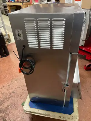 Used Silver King Used Silver King 25" Refrigerated Lettuce Crisper/Dispenser w/ (50) Head Capacity 120V Undercounter Refrigerators Illinois US | Falcon Restaurant Supply #1376110