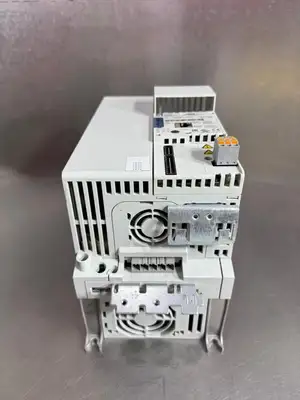 Lenze E84AVSCE7524VX0 StateLine C 8400 400/500V 7.5Kw (10.4.5)