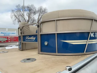 Used 2015 BENTLEY 220 FISH N RIDE Boats (Misc) Michigan US | Miedema Asset Management Group #1693321
