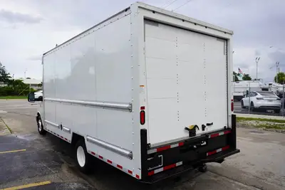 Used 2017 GMC SAVANA G3500 Box trucks Florida US | Truck and Van Outlet #1541709