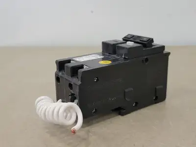 Used SCHNEIDER ELECTRIC CHOM215CAFI Switchgears British Columbia CA | Lenmark #239843
