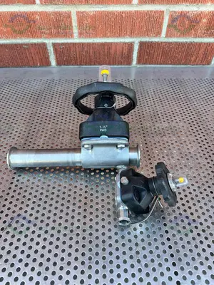 USED 2 ITT PURE FLO RA0.5MAX DIAPHRAGM VALVE  W/ 1 1/2 AND 3/4" SANITARY FITTING